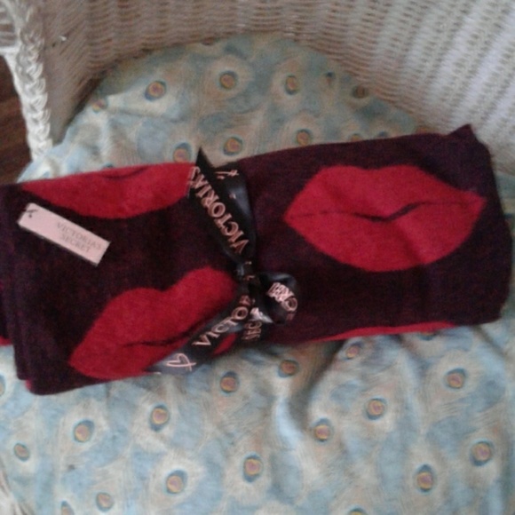 Victoria's Secret Accessories - VICTORIA SECRET THROW...